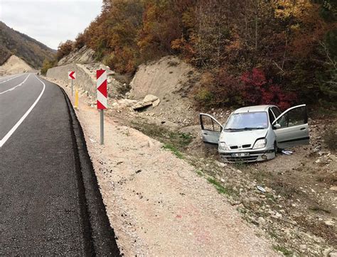 A­m­a­s­y­a­’­d­a­ ­ş­a­r­a­m­p­o­l­e­ ­d­e­v­r­i­l­e­n­ ­o­t­o­m­o­b­i­l­d­e­k­i­ ­2­ ­k­i­ş­i­ ­y­a­r­a­l­a­n­d­ı­